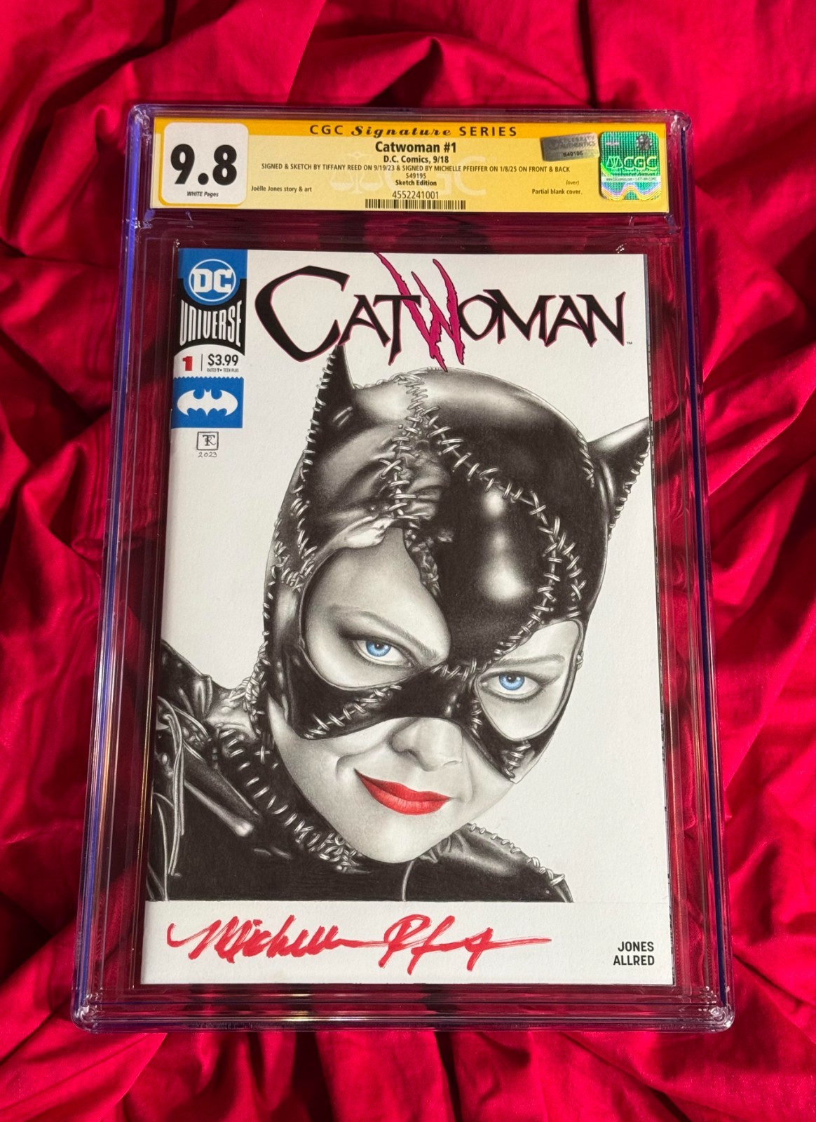 W@W~CGC 9.8~Catwoman #1~original art by Tiffany Reed+SIGNED by Michelle Pfeiffer
