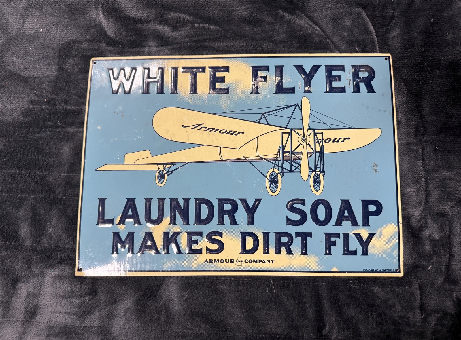 VINTAGE WHITE FLYER LAUNDRY SOAP METAL SIGN \