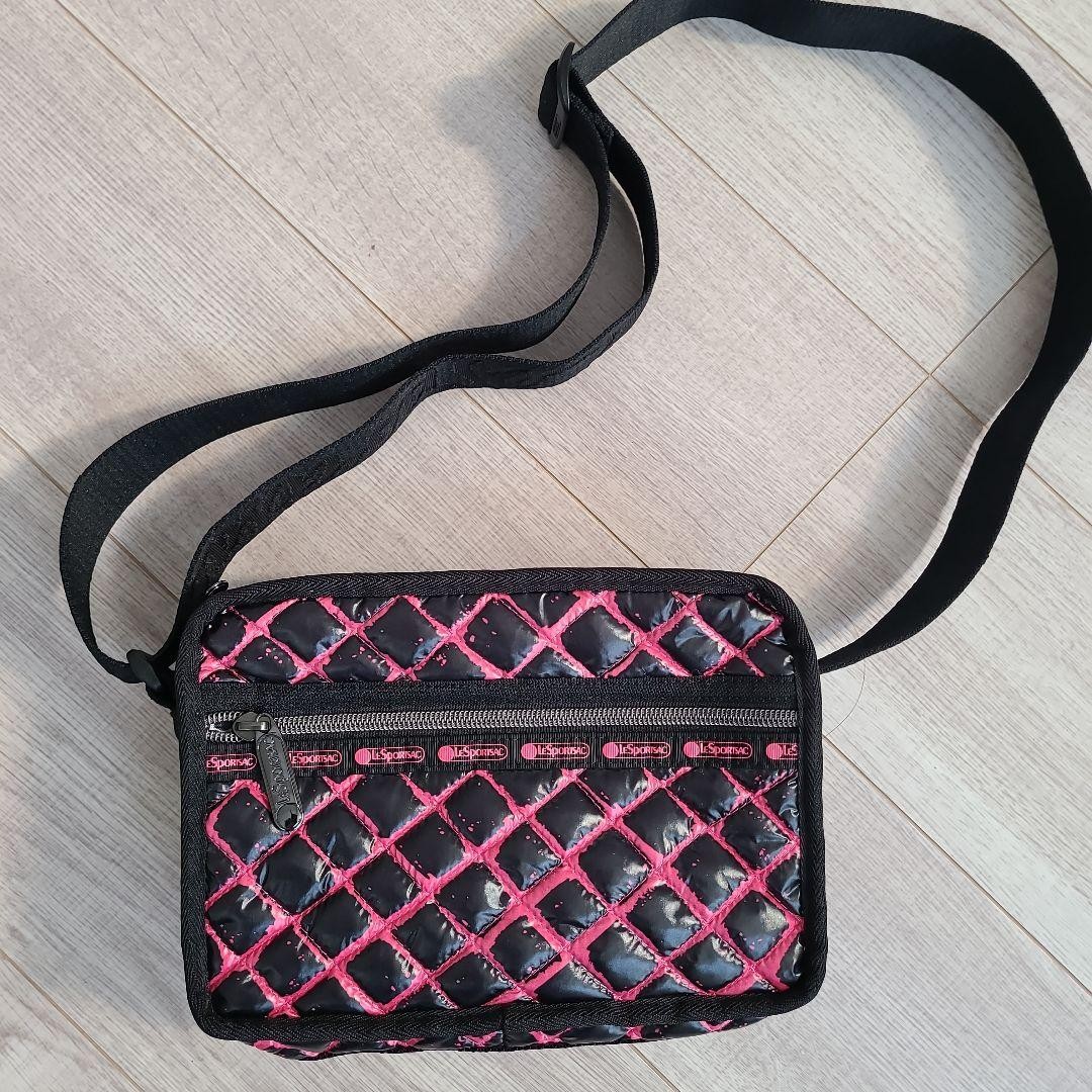 LeSportsac x ALBCN Quilted Shoulder Bag Adjustable Strap Limited Edition LeSportsac x ALBCN Quilted Shoulder Bag Adjustable Strap Limited Edition