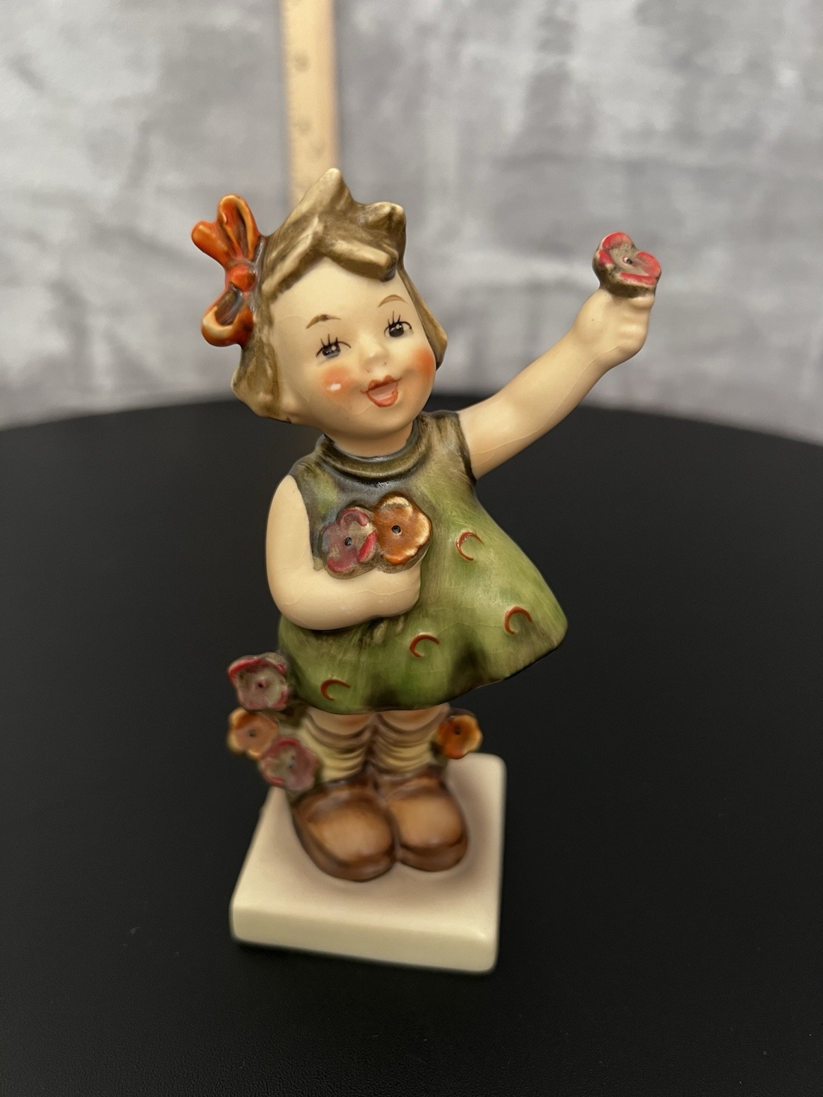 Vtg Hummel Spring Cheer Happy Girl Flowers Figurine 72 TMK3 Stylized Bee 1960-72