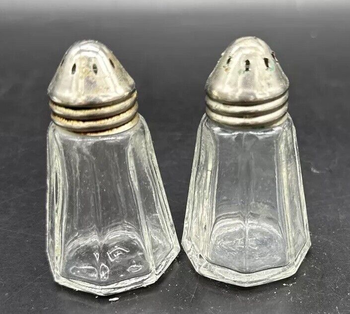 Vintage Glass Salt And Pepper Shakers Anchor Hocking