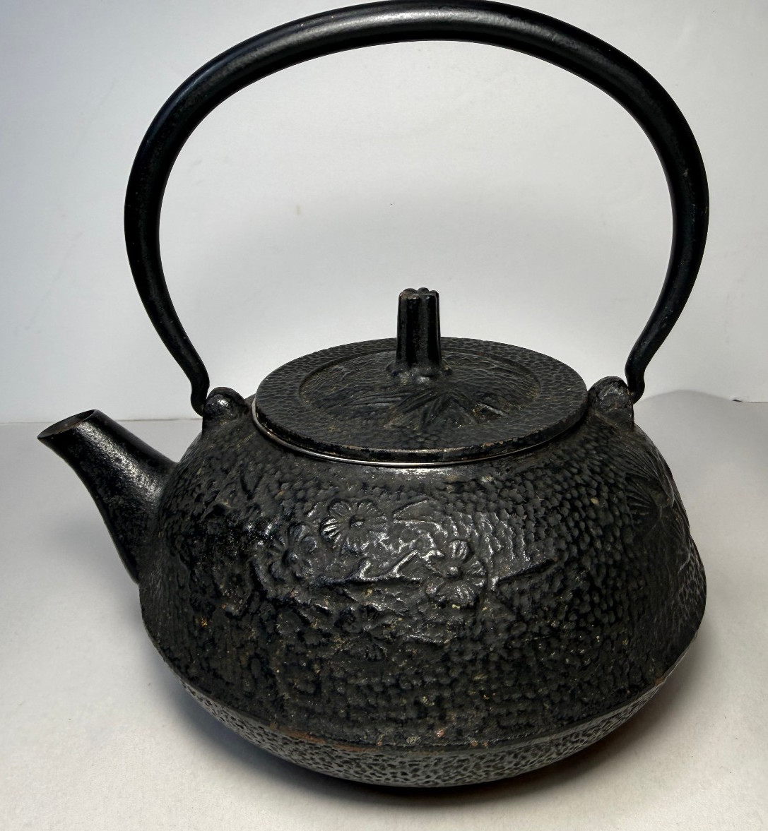 Cast Iron Japanese Style Tetsubin Teapot Cast Iron Japanese Style Tetsubin Teapot