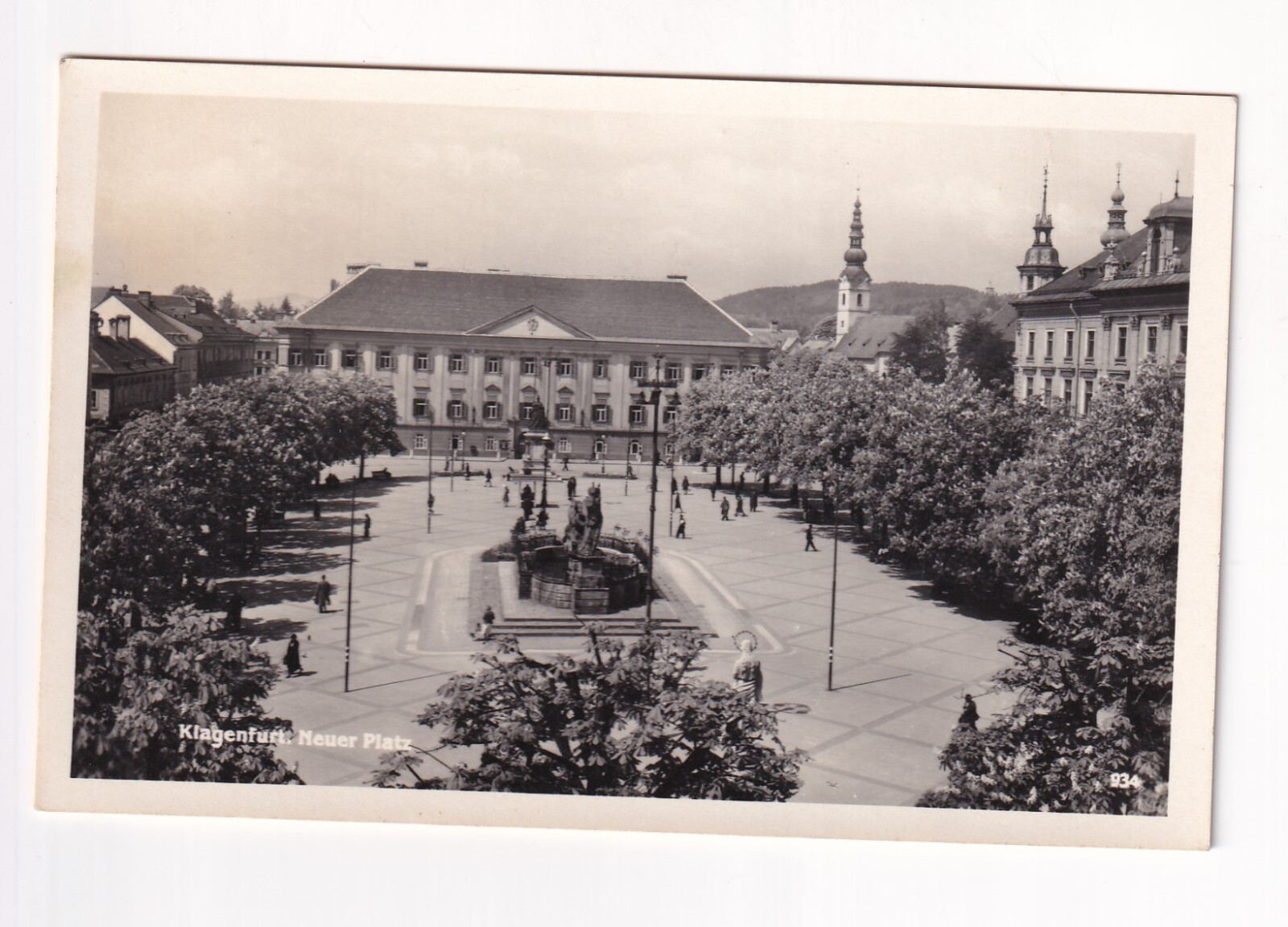 D5291) Postcard Klagenfurt-New Square Photo Postcard old