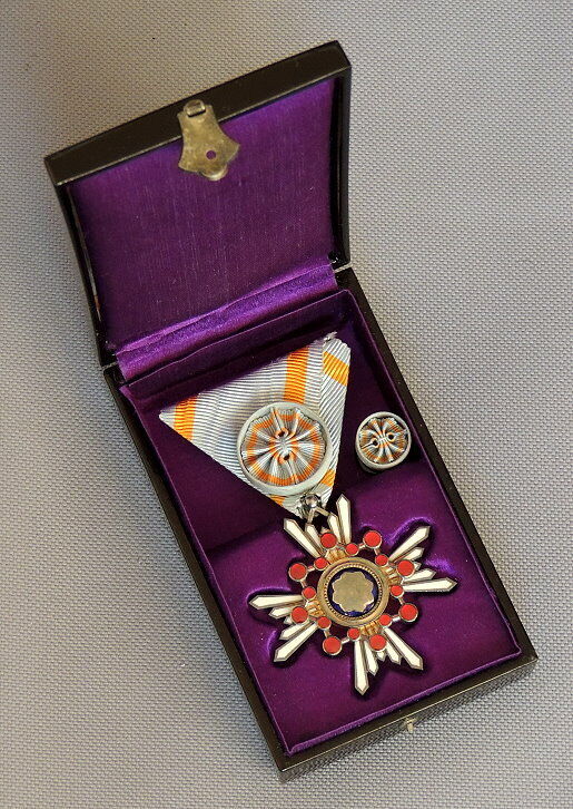 Original WWII Japanese Order of the Sacred Treasure Medal 4th Class W/Orig Box