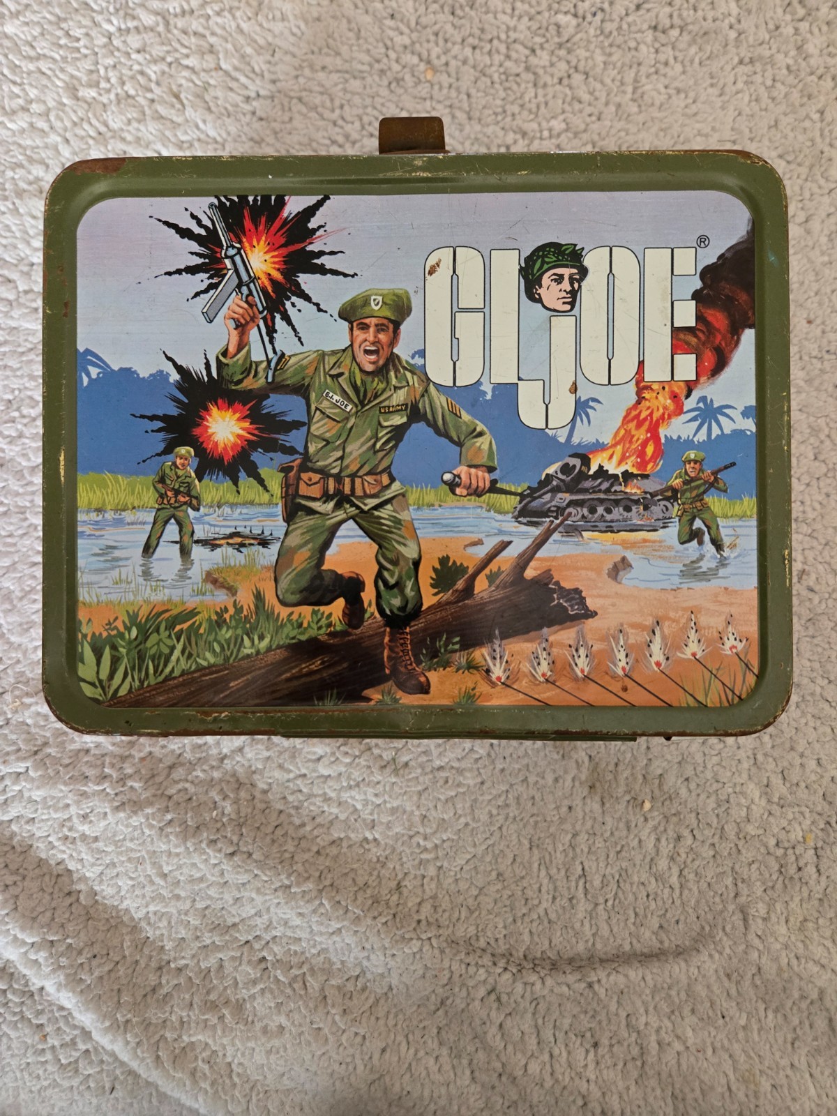 1967 G.I. Joe lunchbox with thermos. Condition is used.