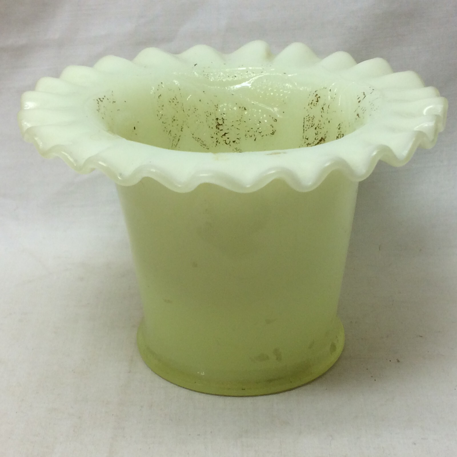 Vintage Vase Custard Glass 3 1/4\