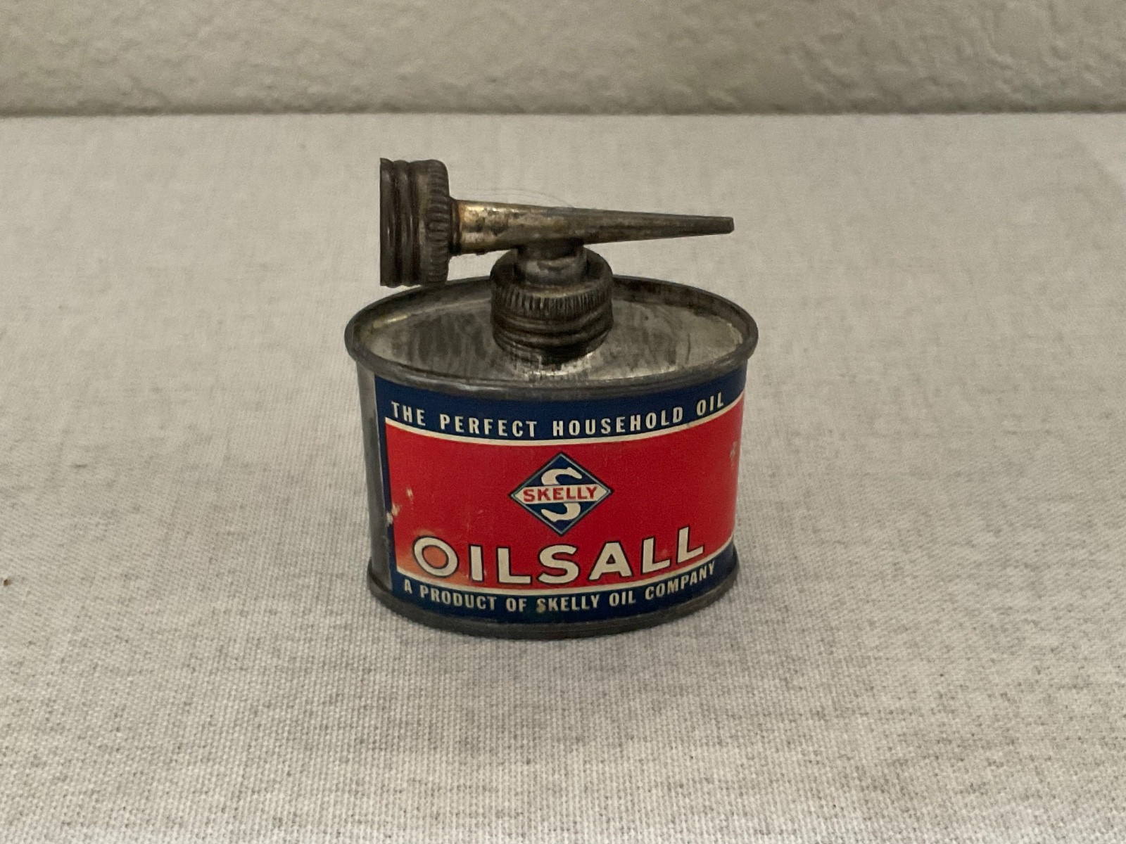 Vintage Skelly OILSALL Household Oil Can Skelly Man 2 1/2\ Vintage Skelly OILSALL Household Oil Can Skelly Man 2 1/2\