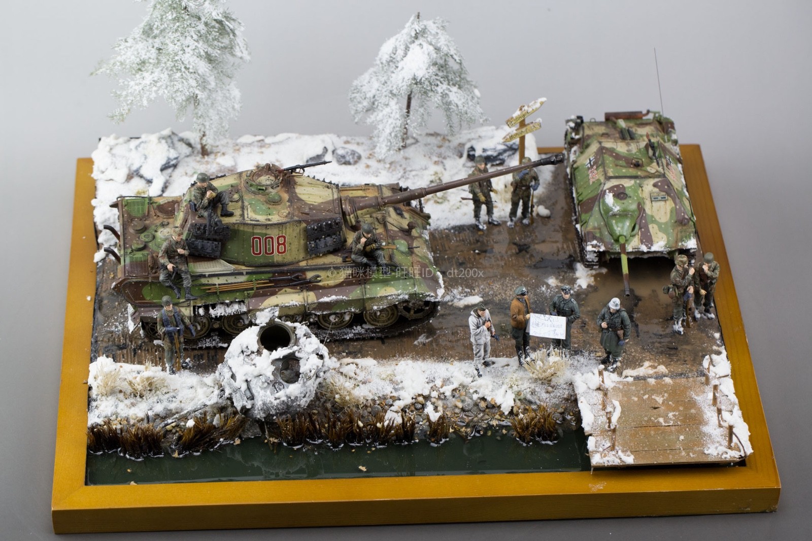 1/35 WWII German Tiger Diorama Battle of the Bulge Winter Scene Handmade