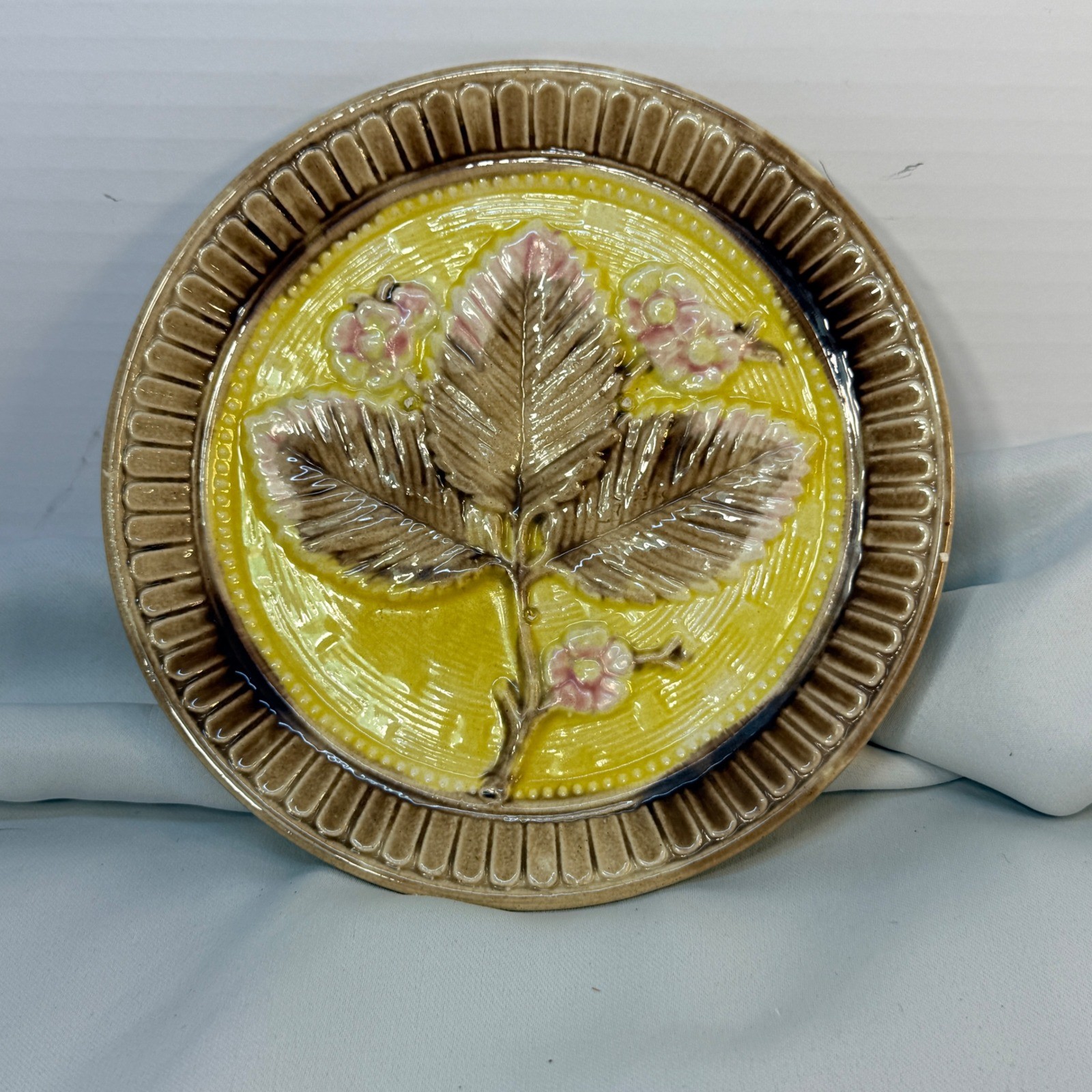 Vintage Majolica Style Yellow Brown Relief Leaf Floral Ceramic Plate 8.25 Inch