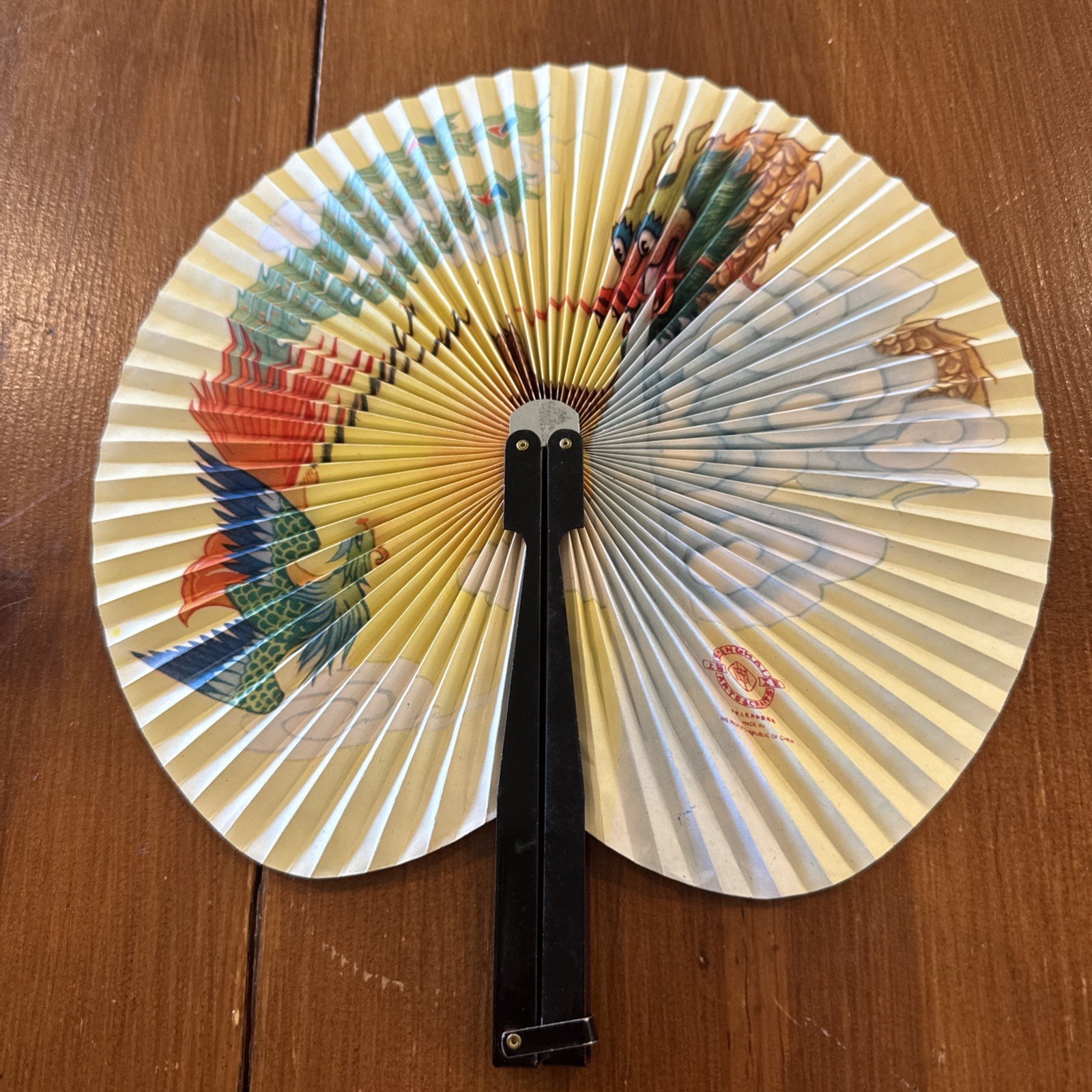 Vintage 1970’s Shanghai Arts And Crafts Oriental Pocket Fan With Dragons