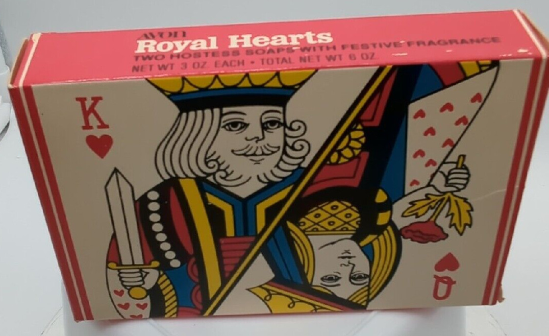 Avon Royal Hearts King Queen 2 3oz Soaps Festive Fragrance Playing Cards NIB