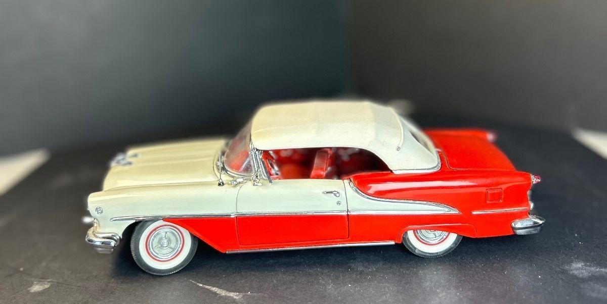Danbury Mint 1:24 Scale 1955 Oldsmobile Super 88 Convertible – Complete