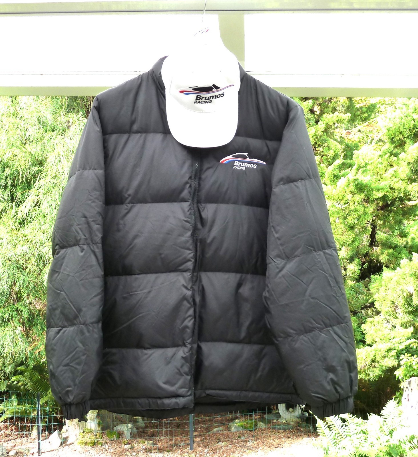 VINTAGE , BRUMOS PORSCHE RACING TEAM PUFFER JACKET + HAT, SIZE M, 24\
