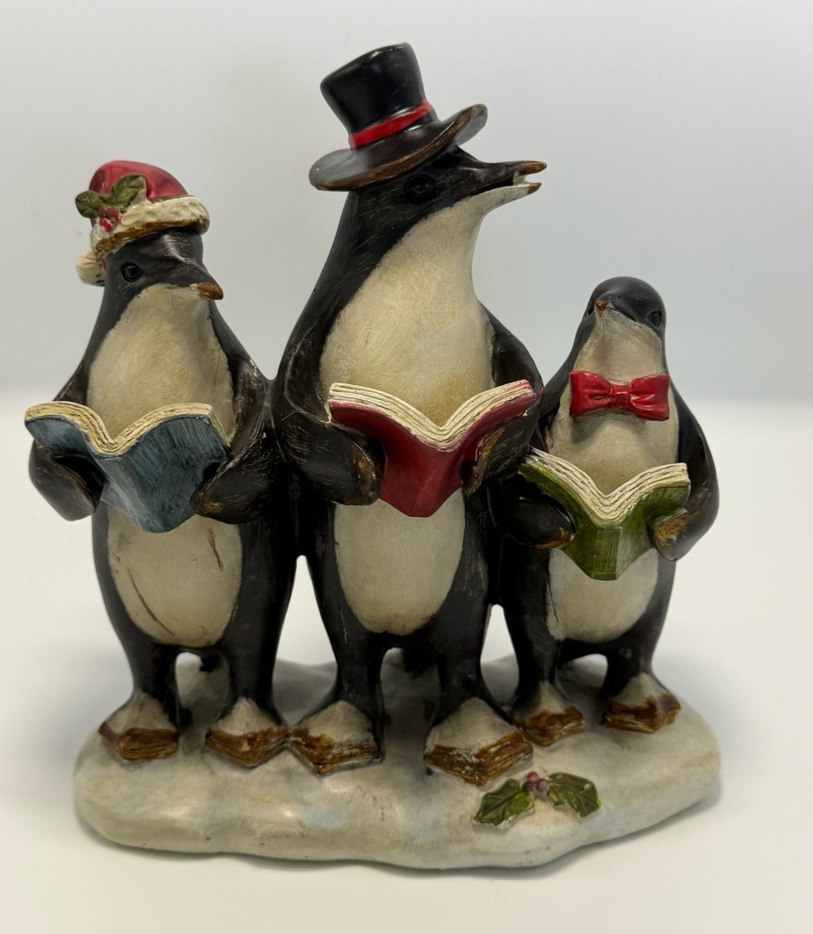 Vintage Tii Collections Penguin Christmas Singing Carolers Trio Figurine