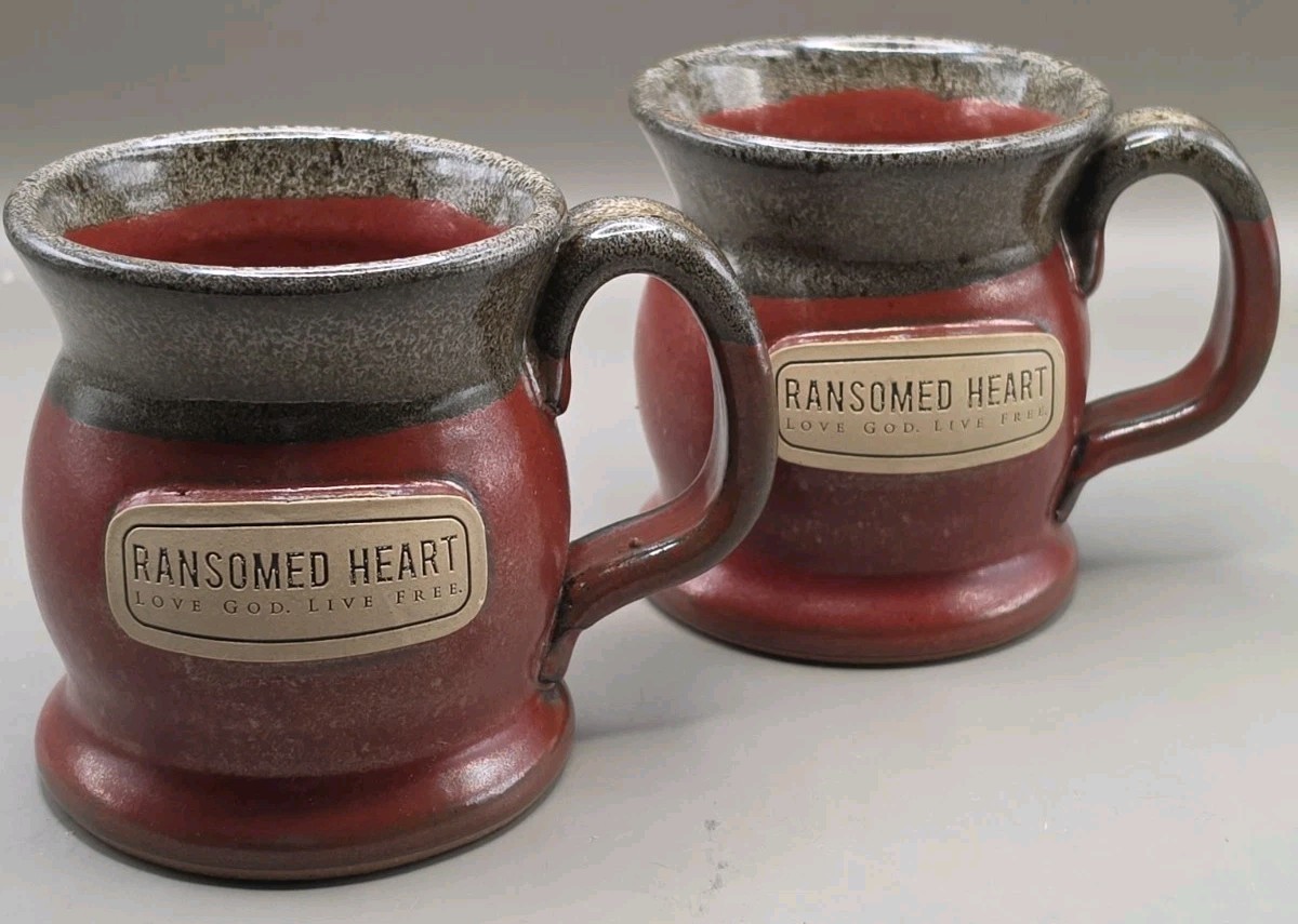 Sunset Hill Stoneware 'Ransomed Heart Love God Live Free' Set of 2