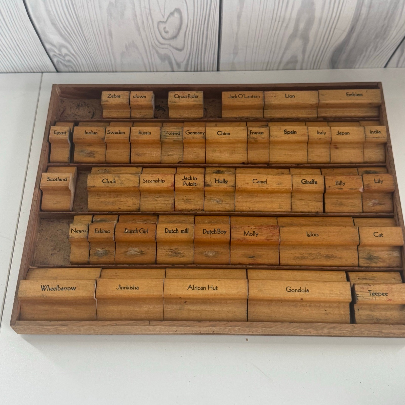 Vintage 1930s Creative PicturedPrinter Ink Stamp Tray with 40Stamps Rare