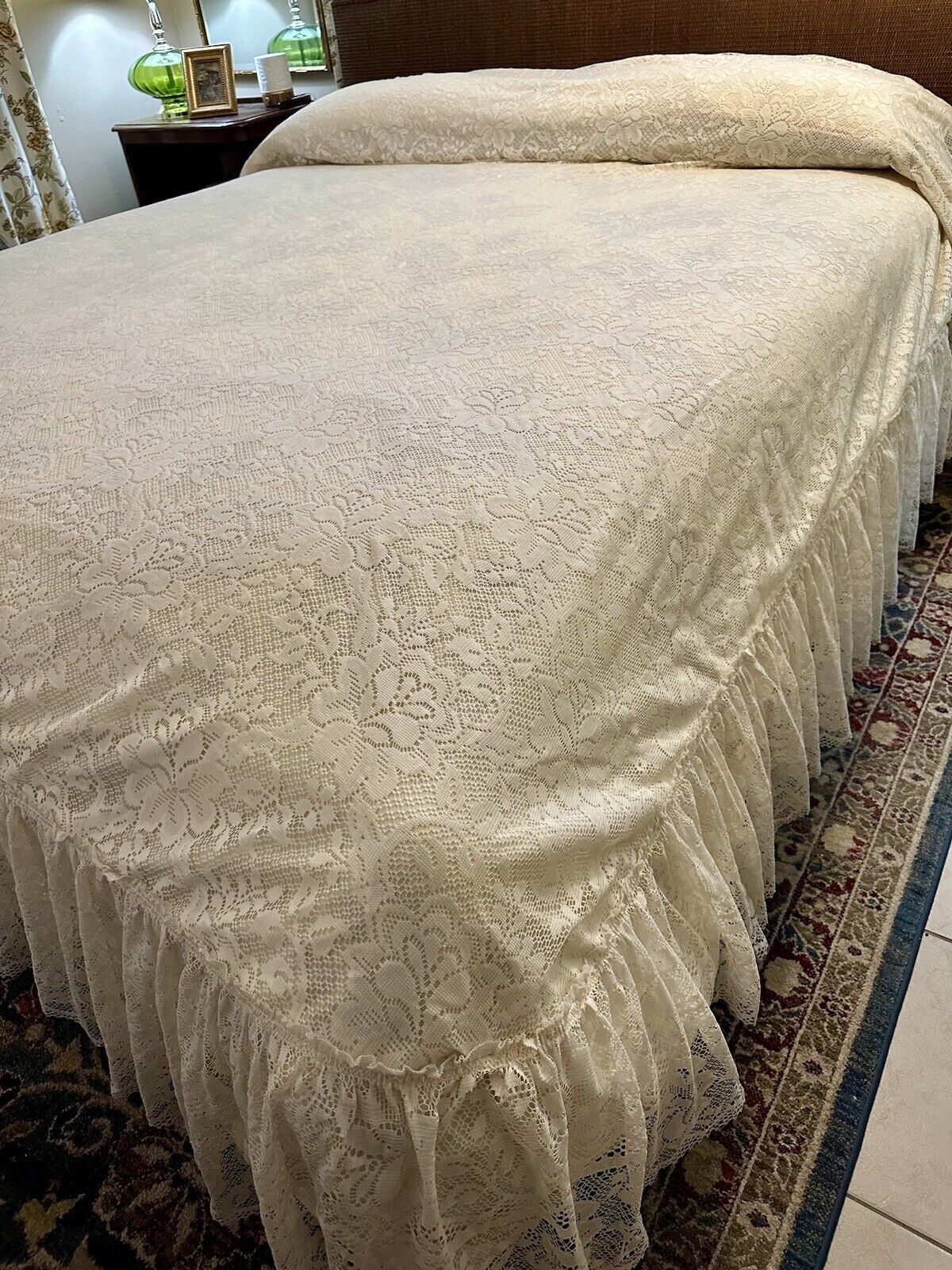 Vtg King Bed ENSEMBLES by LORRAINE LINENS Topper Coverlet  Lace Ivory 112 X 112”
