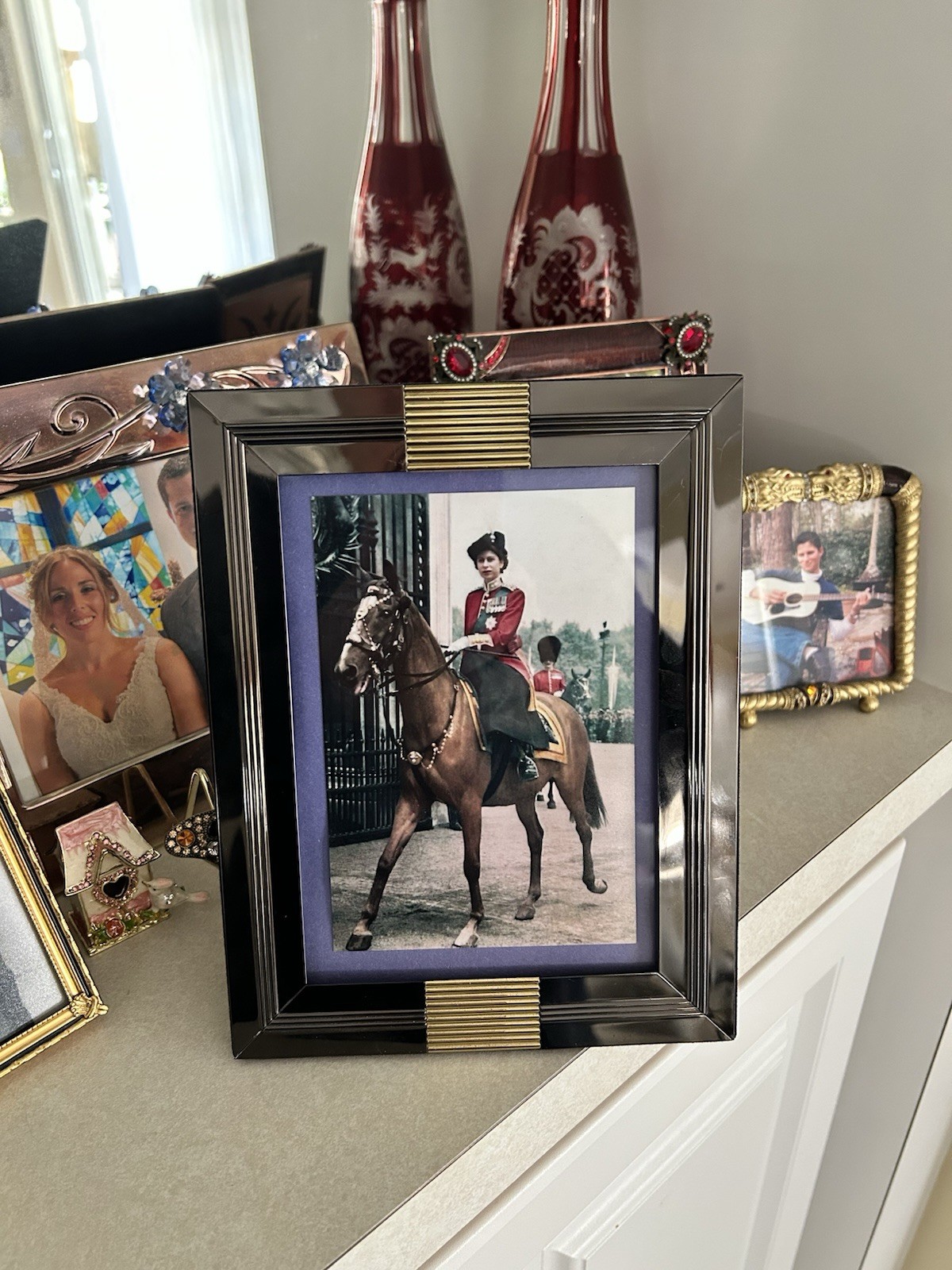 Queen Elizabeth II - Portrait in Deluxe Frame/Reversible-Unique