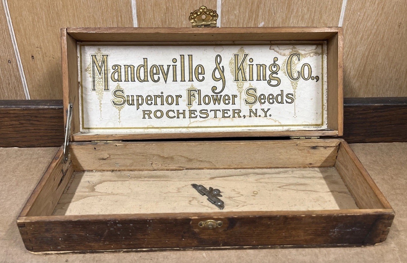 Rare White Label Antique Mandeville & King Co. Seed Box - Karl’s Lithograph NY