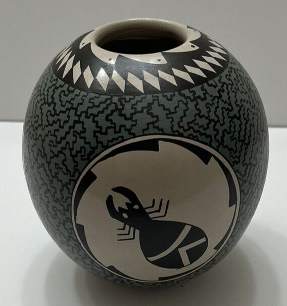 Mata Ortiz Pottery Ivan Martinez Beetle Bug Folk Art Mexico Polychrome Ceramics