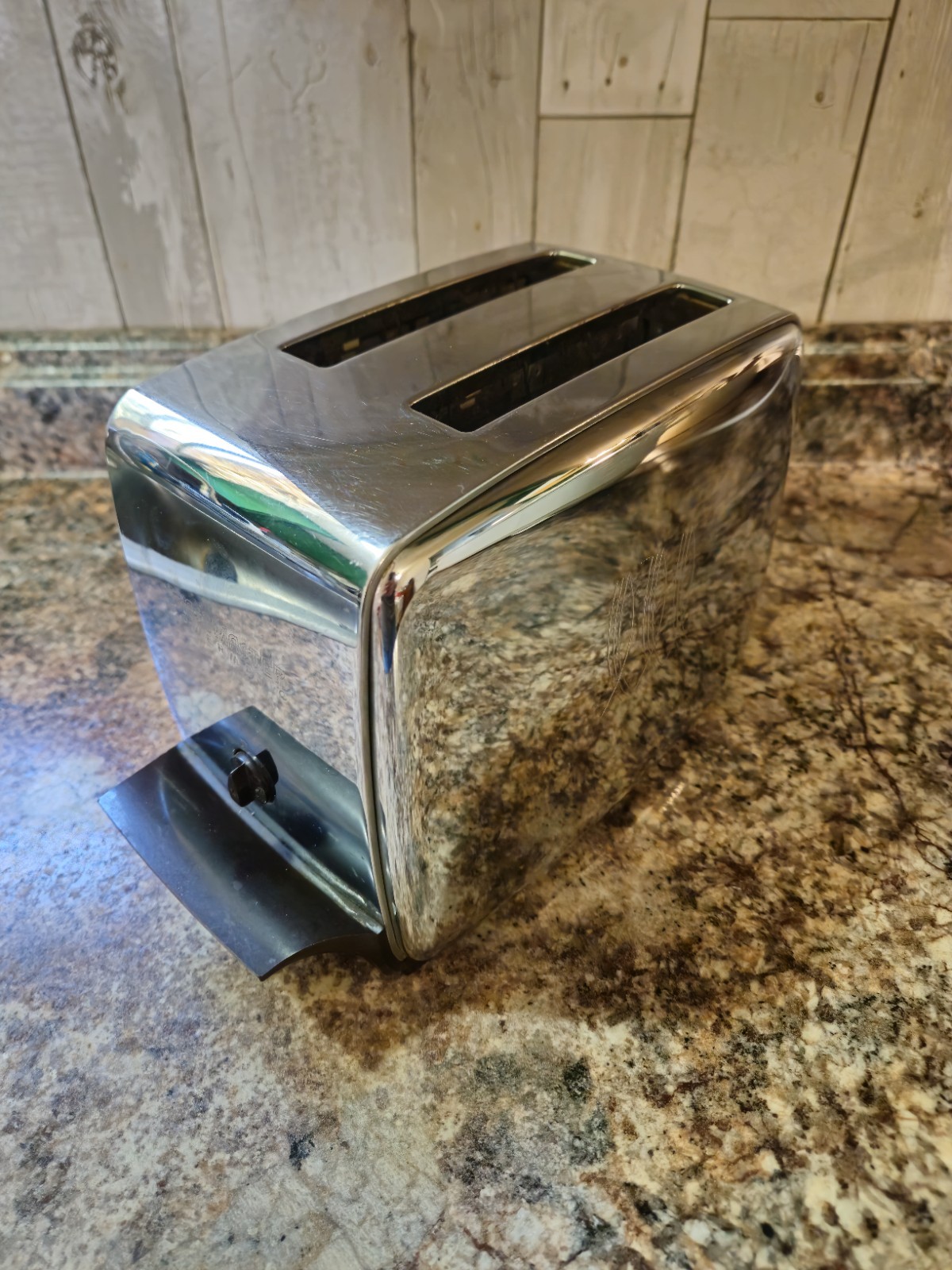 Vintage ToastMaster Super Deluxe Automatic Pop Up Toaster Model 1B16 Tested