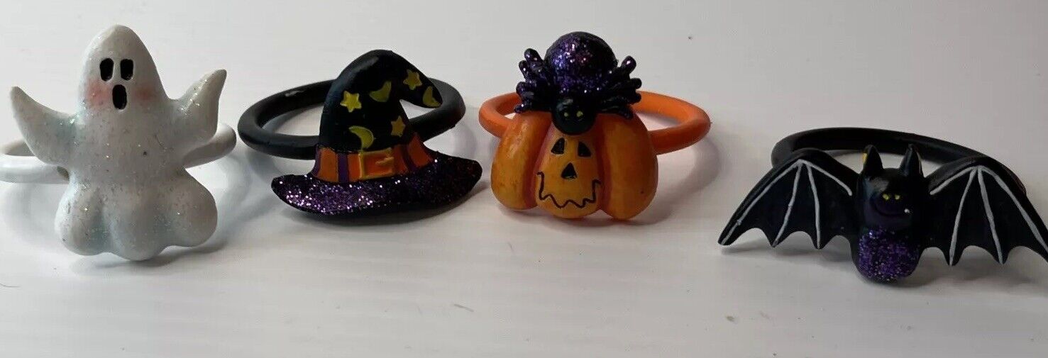 HALLOWEEN NAPKIN HOLDER RINGS Set Of 4 Ghost Pumpkin Bat Witch Acrylic