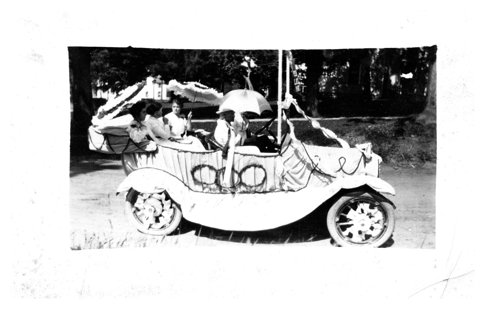 Vintage RPPC Old Car Parade Float Ladies With Parisols Postcard