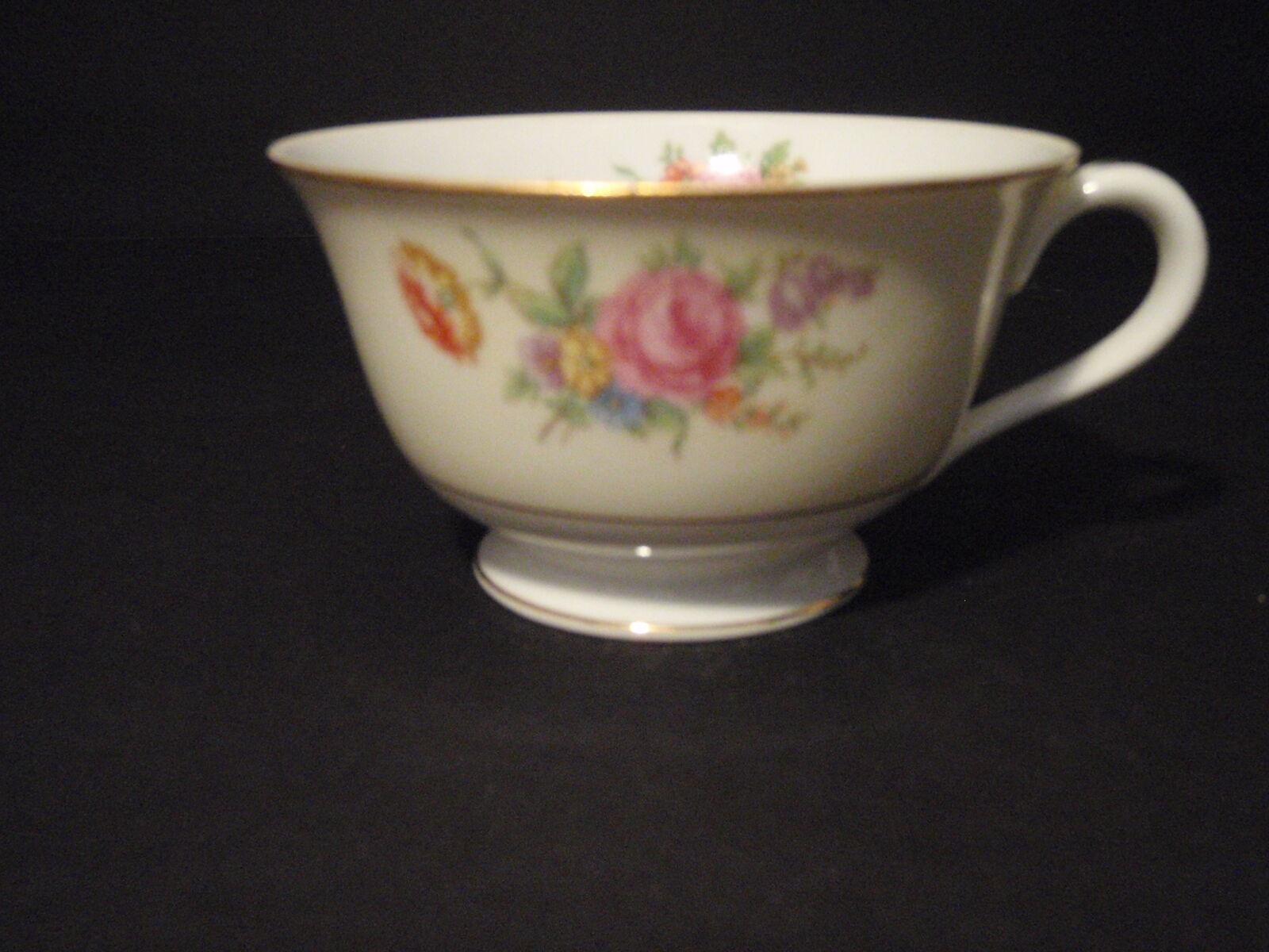 NORITAKE Floral Pattern Gold Trimmed Ivory/White Tea Cup OCCUPIED JAPAN 