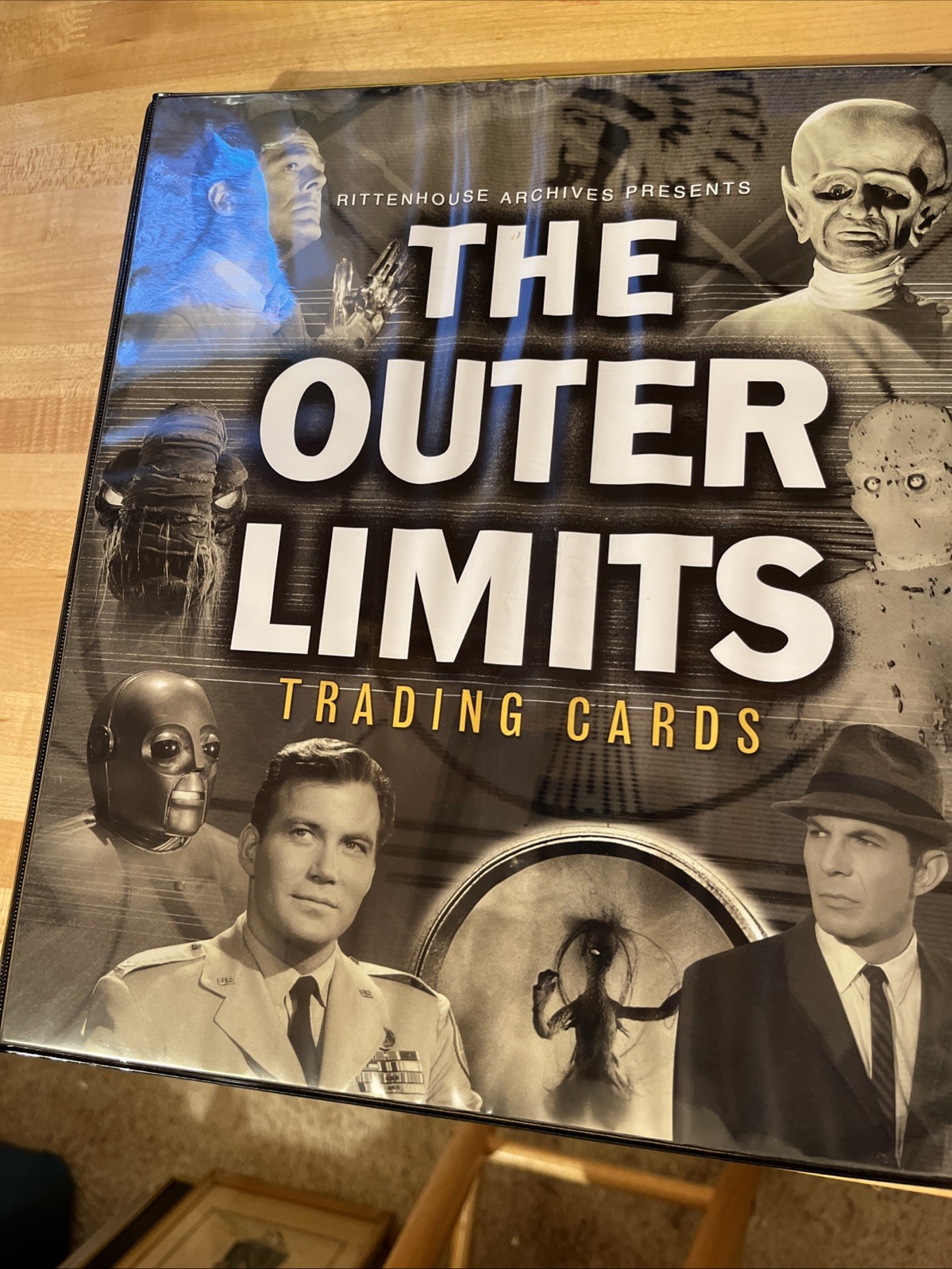 Rittenhouse 2002 The Outer Limits 101 Card Set With Binder