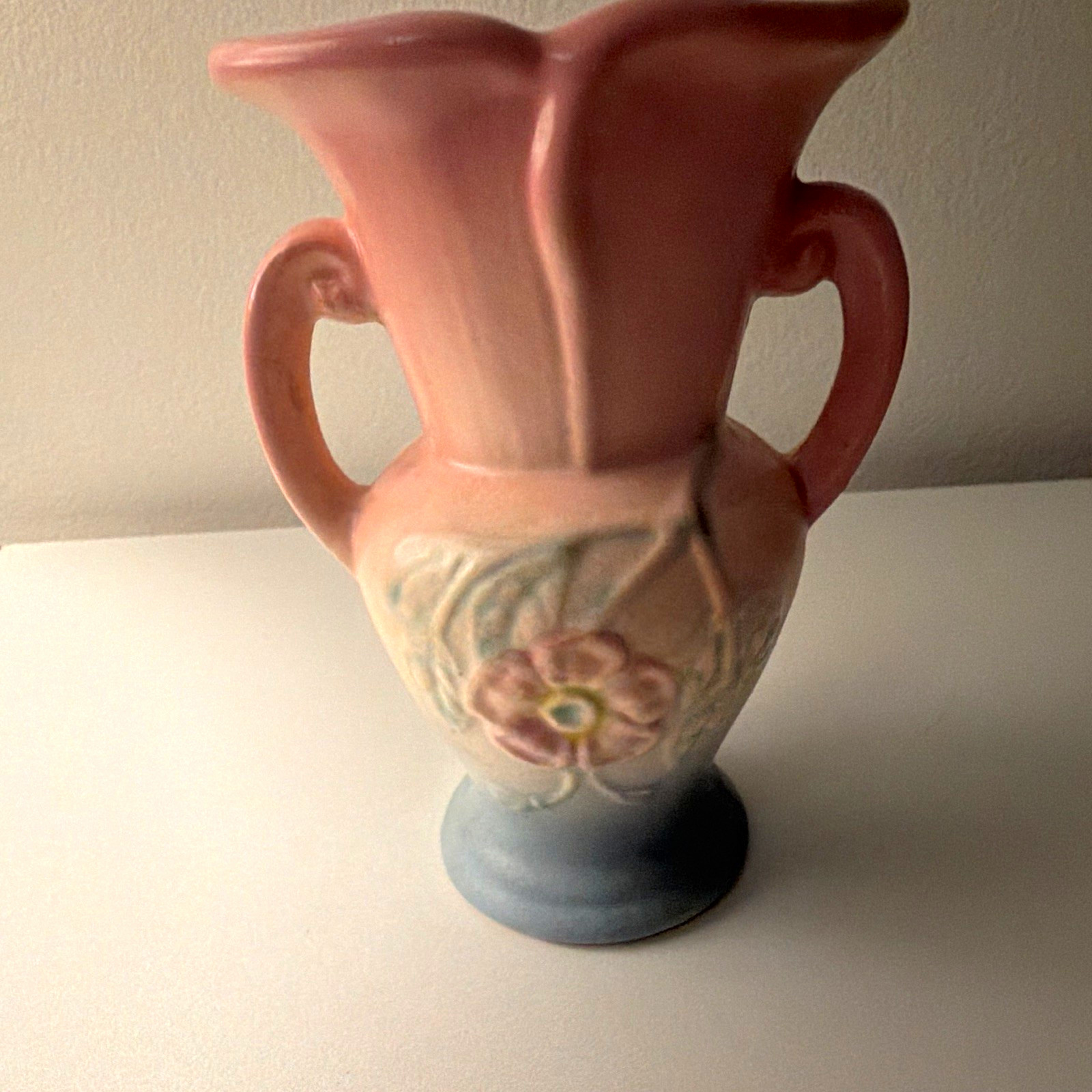 Vintage hull USA pink and blue vase