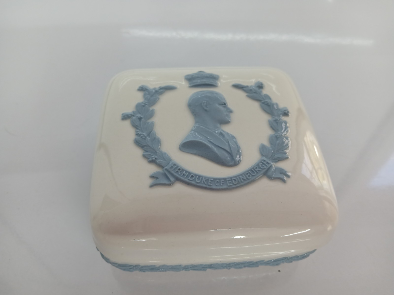Wedgewood Embossed Queensware Trinket Box Duke Of Edinburgh Coronation Box Wedgewood Embossed Queensware Trinket Box Duke Of Edinburgh Coronation Box