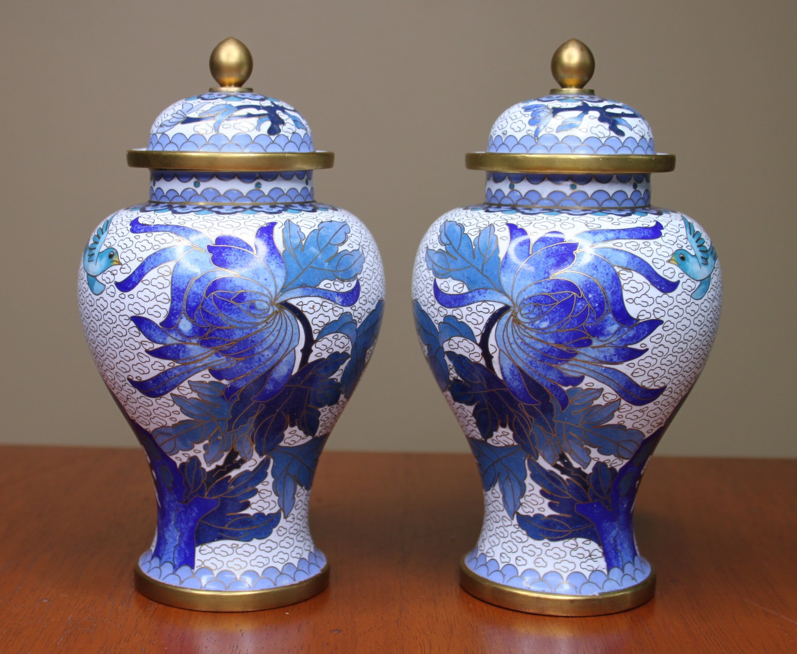 Vintage Pair Chinese Cloisonné Ginger Jars Blue Peony Floral Lidded Vases PRC