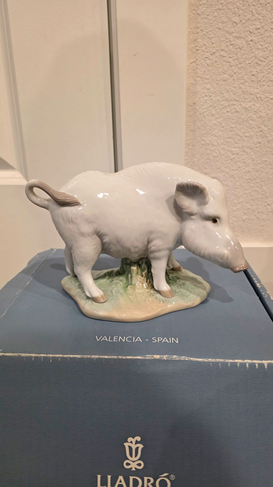 Lladro The Boar Figurine 8054 Chinese Zodiac Collection no wood base 