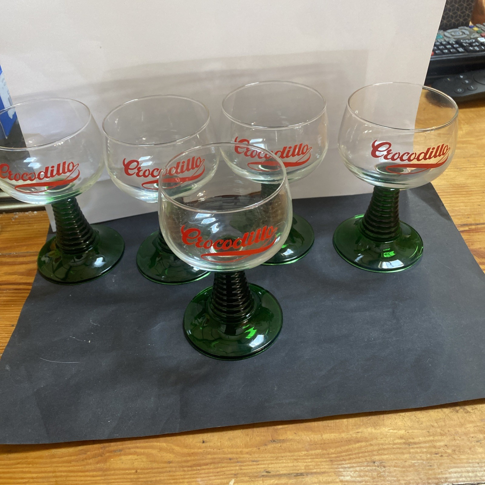 Vintage Crocodillo Wine Glass X 5 With Beehive Stem. Excellent Condition 