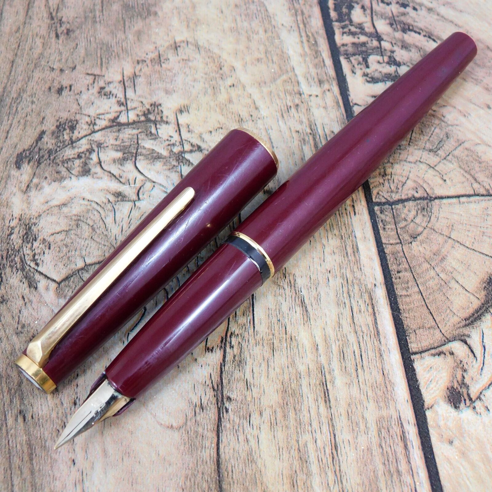 MONTBLANC FOUNTAIN PEN VINTAGE BURGUNDY GERMANY RED A225
