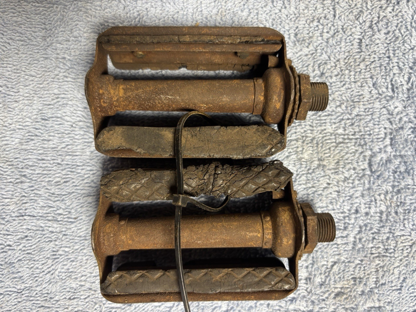 Antique 1890\'s / 1900\'s Circa Pair of Ladies Rat Trap Pedals