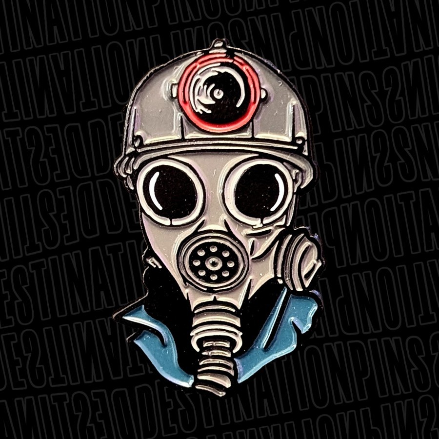 My bloody Valentine ( 2009 ) Gas mask slasher horror enamel pin