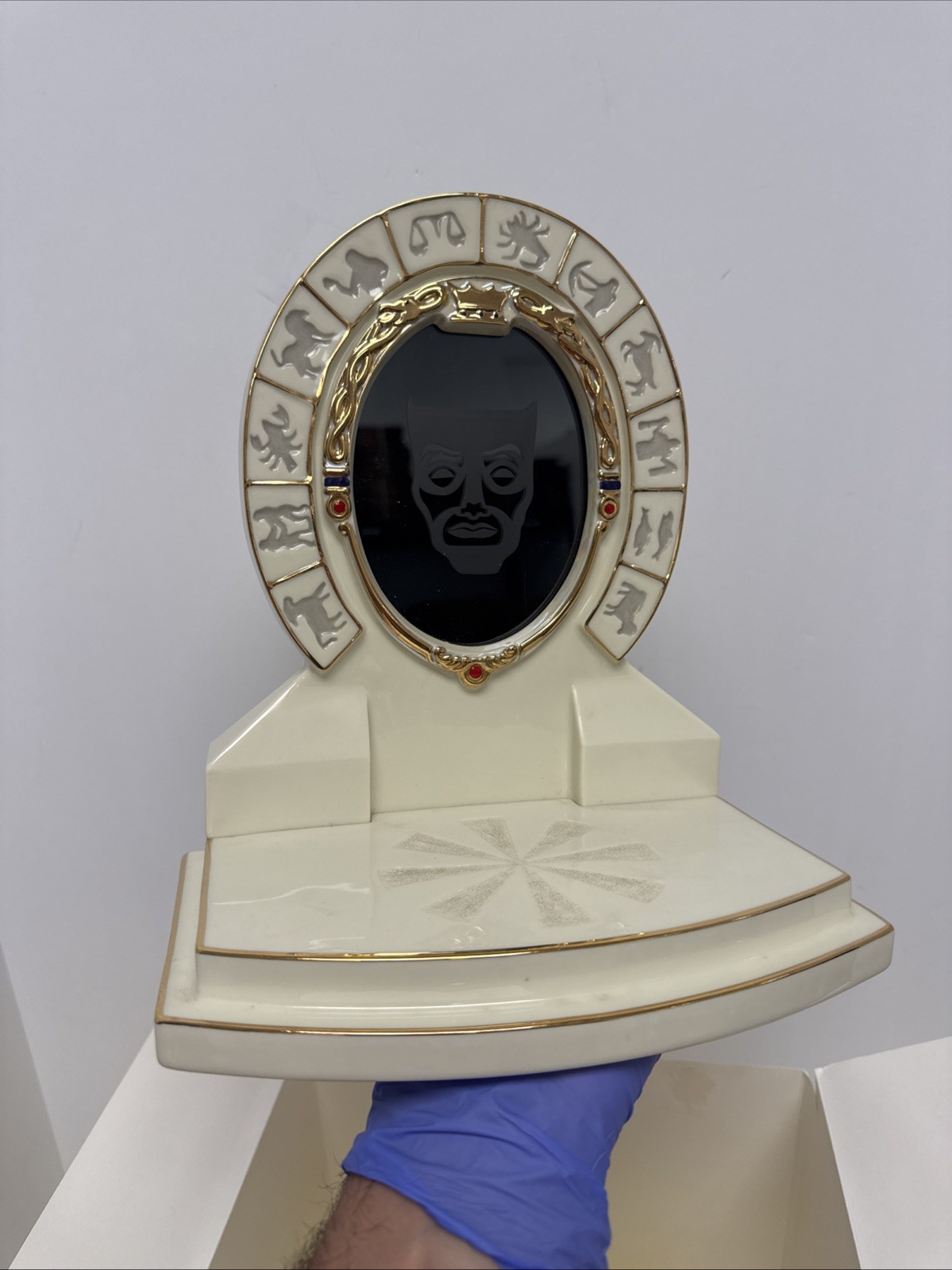 Lenox Classics Disney Showcase Collection The Wicked Queen\'s Mirror figurine