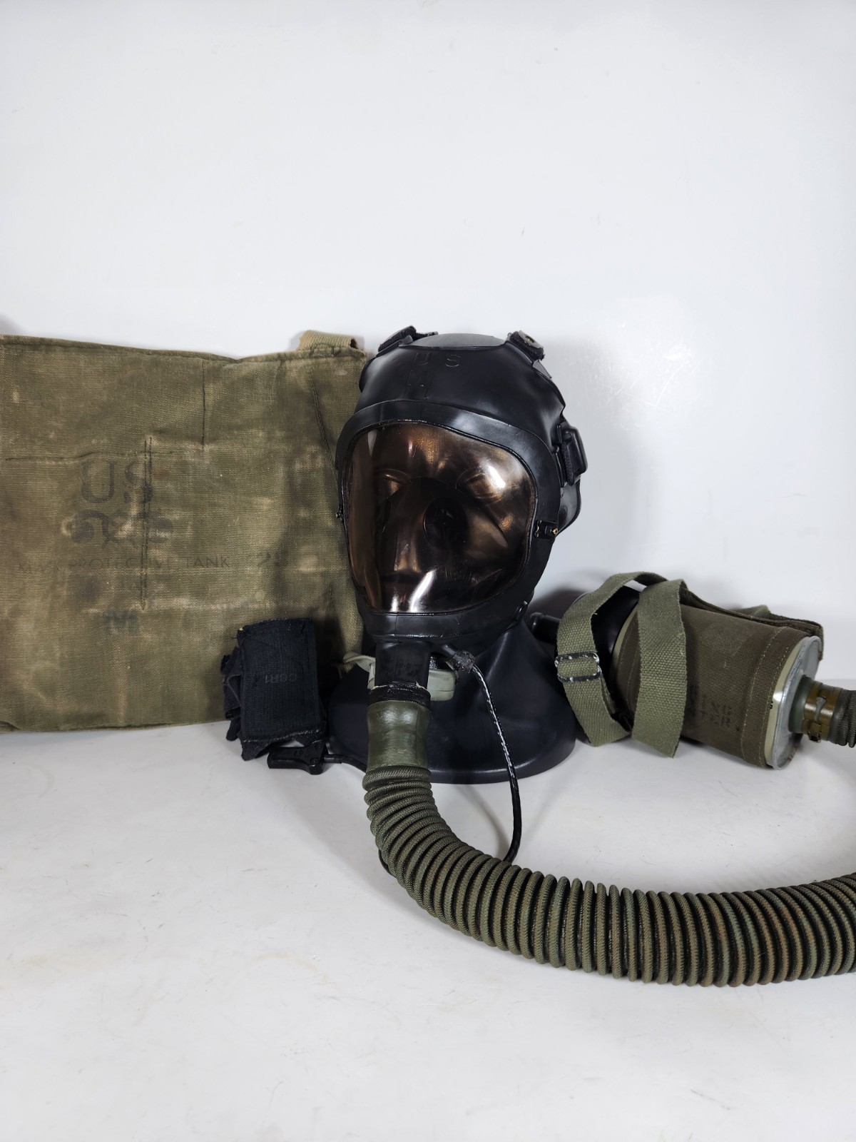 US Military Combat Vehicle Crewman CVC Tank M25 Gas Mask Rare MSA Vietnam