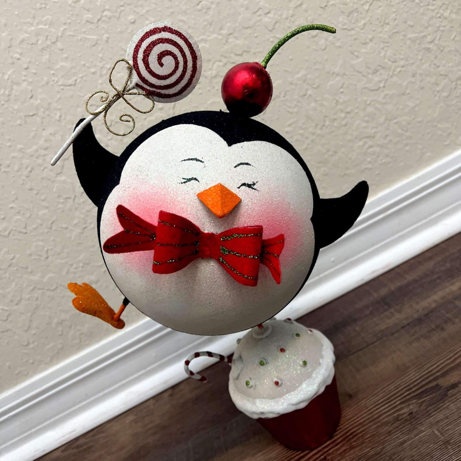 Pier 1 Christmas Winter Penguin Dancing Cupcake Cherry Lollipop Glitter Rare 14\