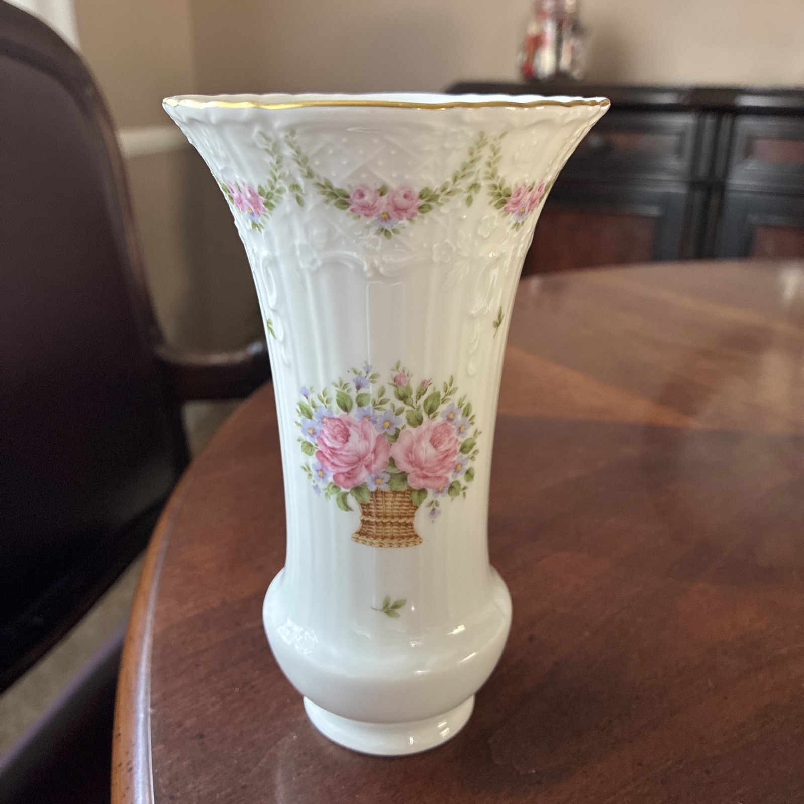 Kaiser W Germany Signed Vase White Porcelain w/ Pink Roses & Gold Trim...Rare