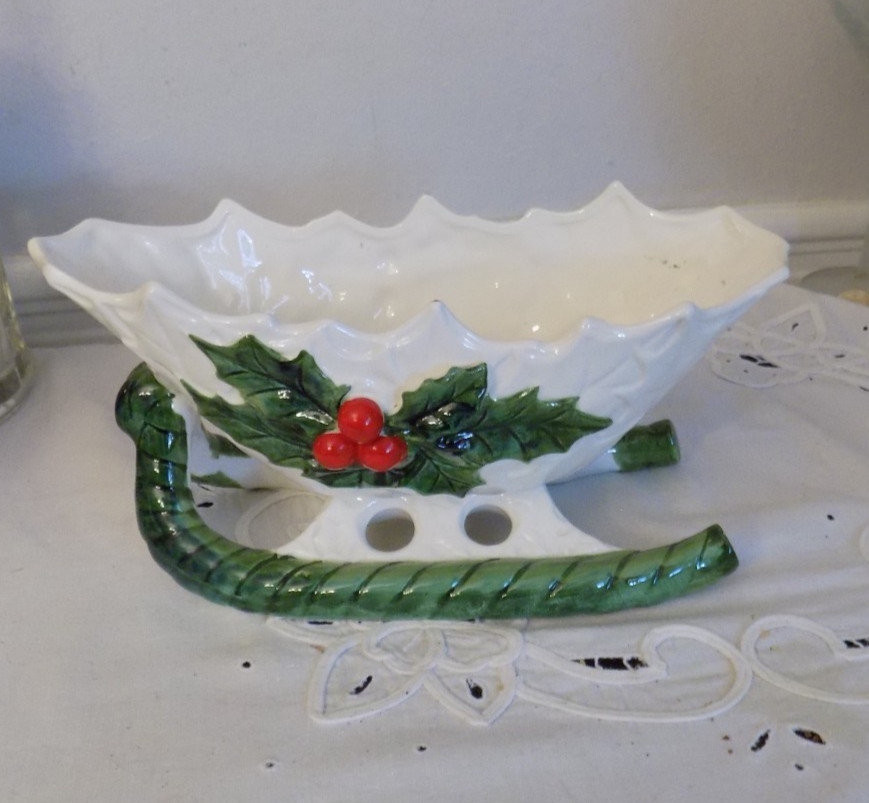 Vintage Lefton White Christmas Holly Berry Sleigh Ceramic Candy Dish #6055 8.5”
