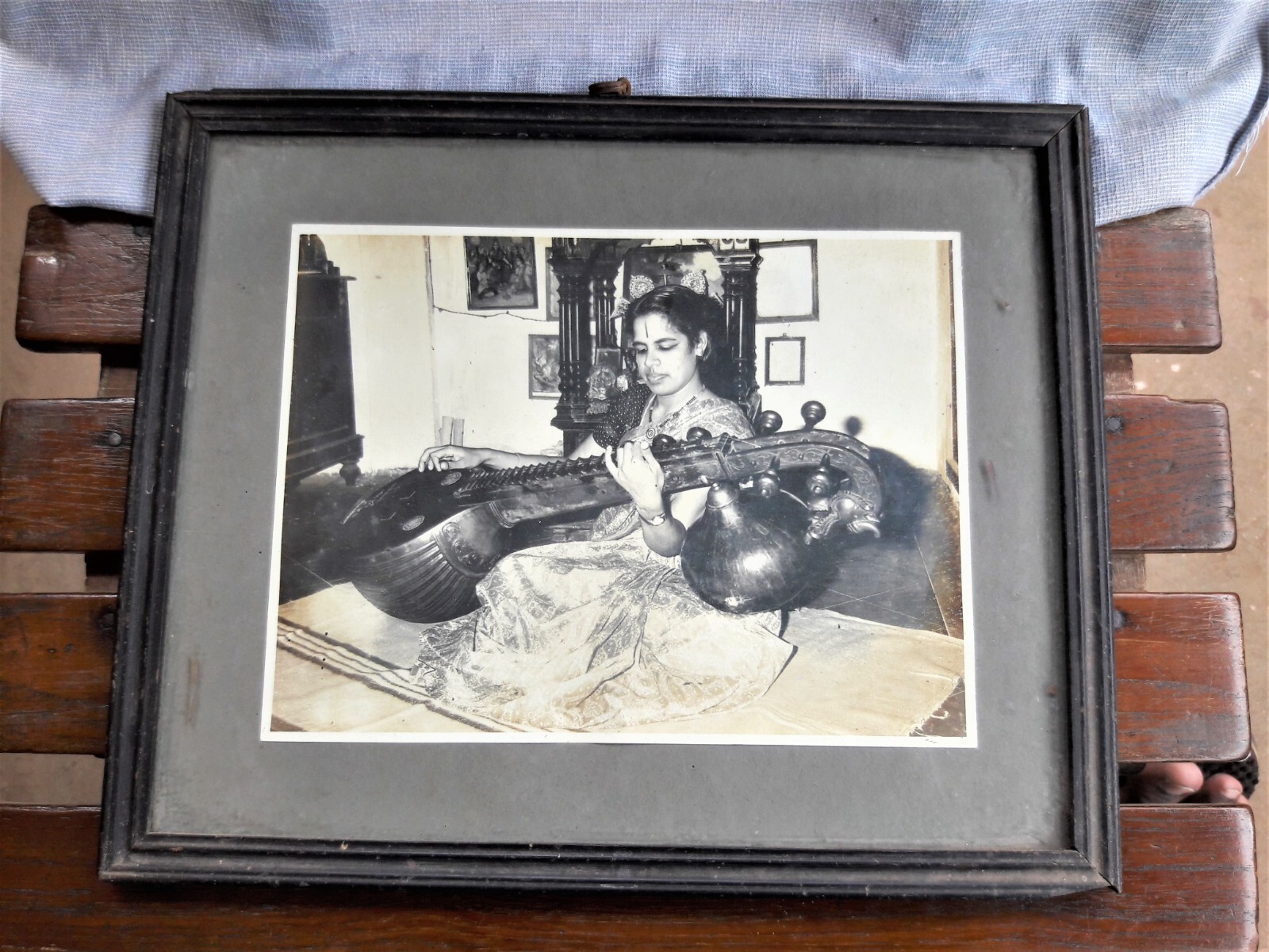 Vintage Black & White Photograph Picture South Indian Woman Playing Veena A68
