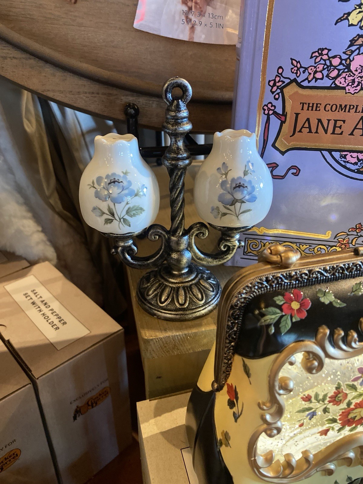 Cracker Barrel EXCLUSIVE Vintage Style Salt And Pepper Shakers