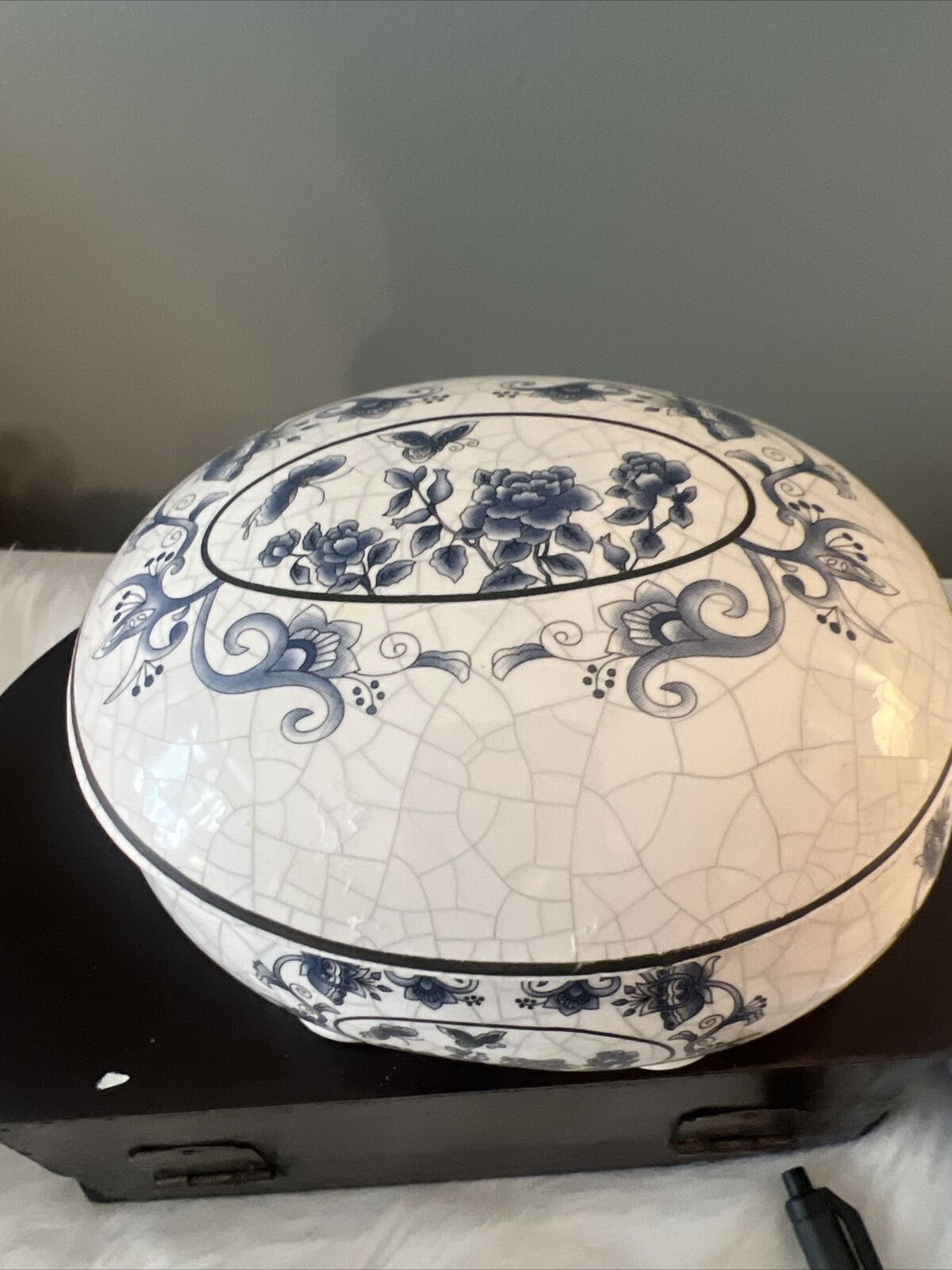 Vintage oval ceramic trinket footed box 3×4