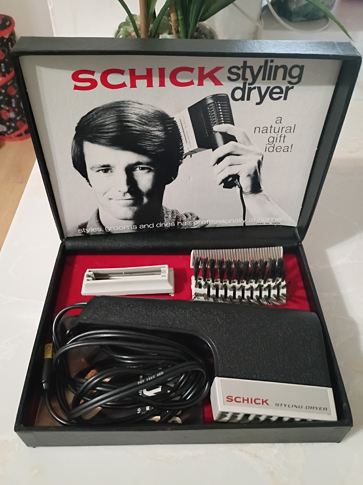 Vtg Men\'s Schick Air Styler Hair Dryer Brush Model 336 Black Case Original Box Vtg Men\'s Schick Air Styler Hair Dryer Brush Model 336 Black Case Original Box