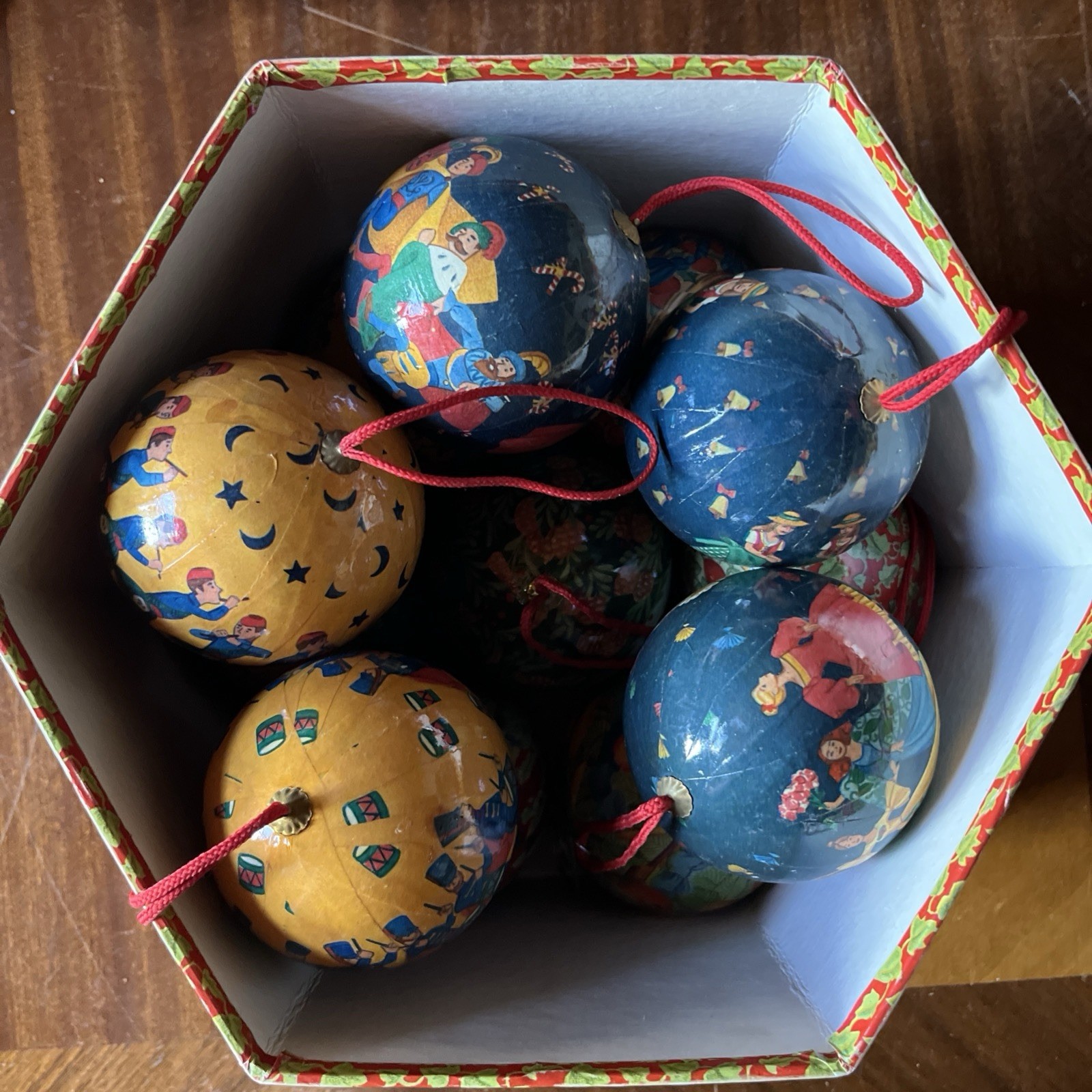 VTG C & F Enterprises 12 Days Of Christmas Decoupage Ornaments Box Set Complete VTG C & F Enterprises 12 Days Of Christmas Decoupage Ornaments Box Set Complete