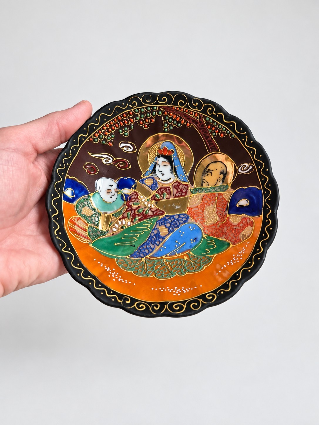 Vintage Hand Painted Japan Moriage Satsuma Style Porcelain Dish 5.25\