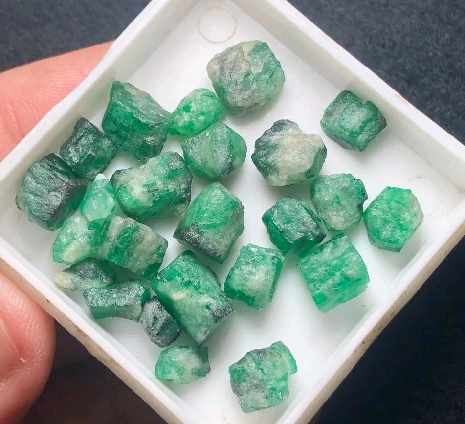 67crt  Emerald Rough From Swat Pakistan 