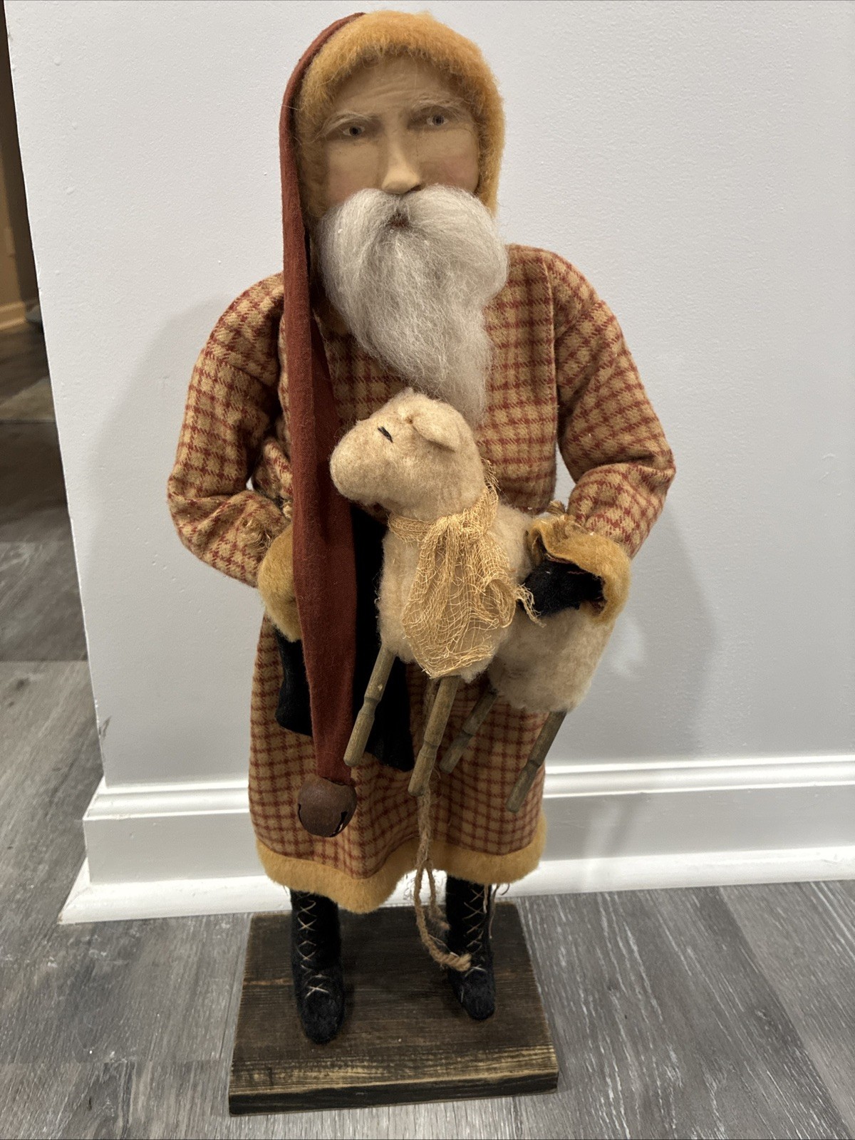 Vtg Arnett’s Santa Claus Christmas Holding Sheep Wood Legs Country Store 22” 